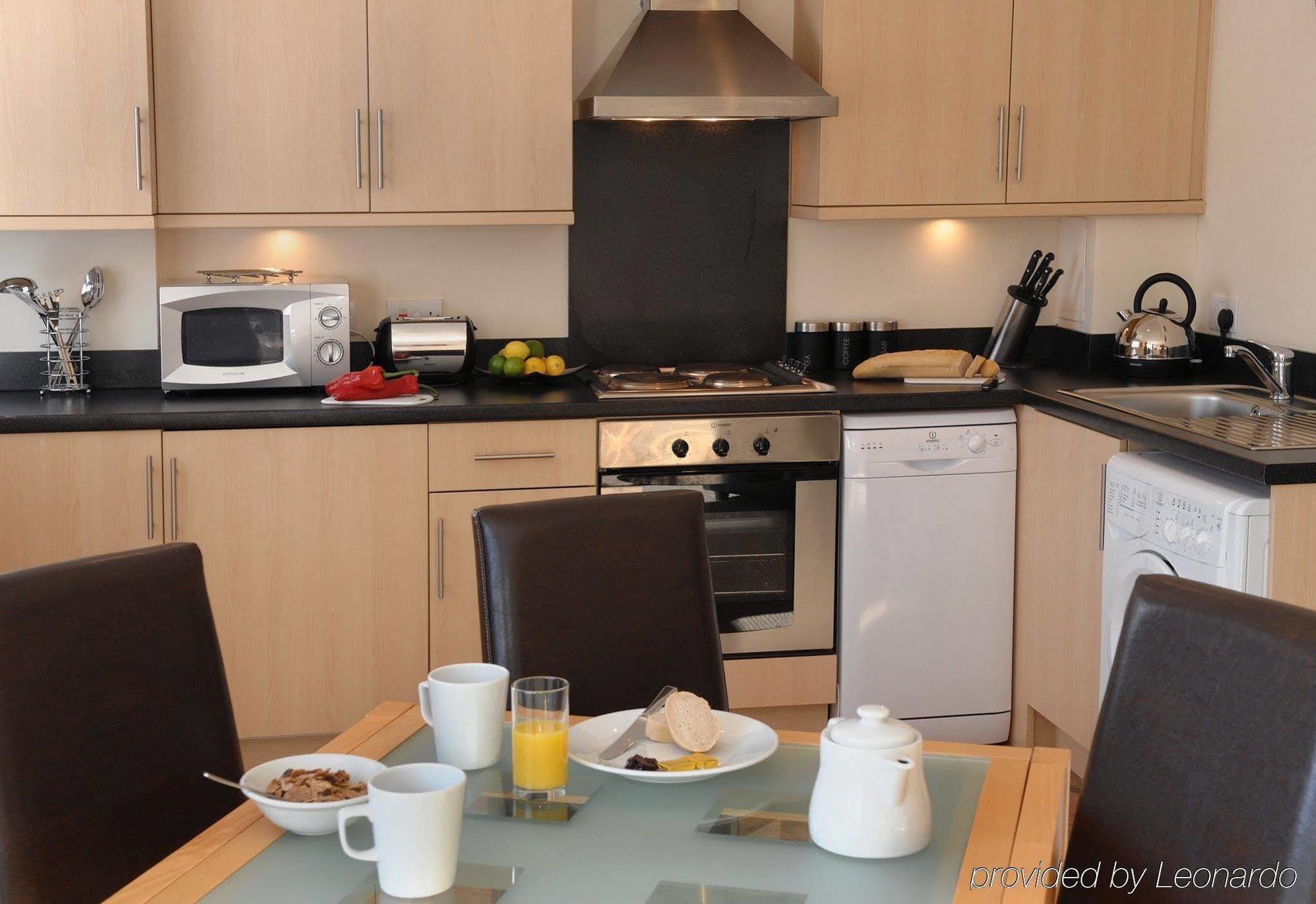 Fountain Court Apartments - Harris Edinburgh Room photo